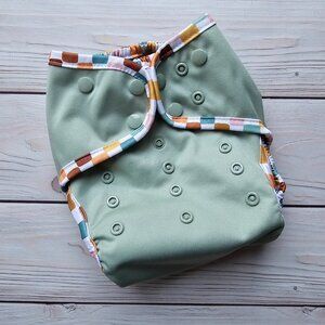 LIKE NEW Lighthouse Kids Supreme Switch Cover System All-in-Two Diaper - Seafoam